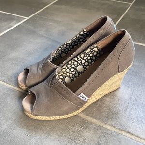 Toms Taupe Wedges Size 6.5